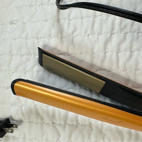 Lunata Vibrant Orange Hair Straightener On and Off Switch - Picture 5 of 12